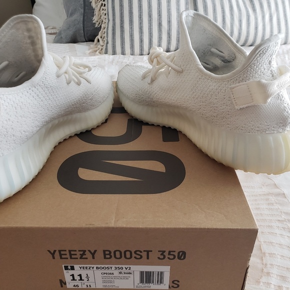 Yeezy Boost 350 V2 Triple White
